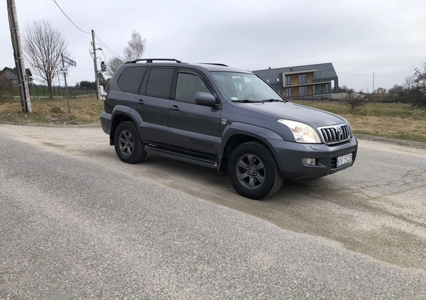 Toyota Land Cruiser cena 43900 przebieg: 330205, rok produkcji 2005 z Zakliczyn małe 211
